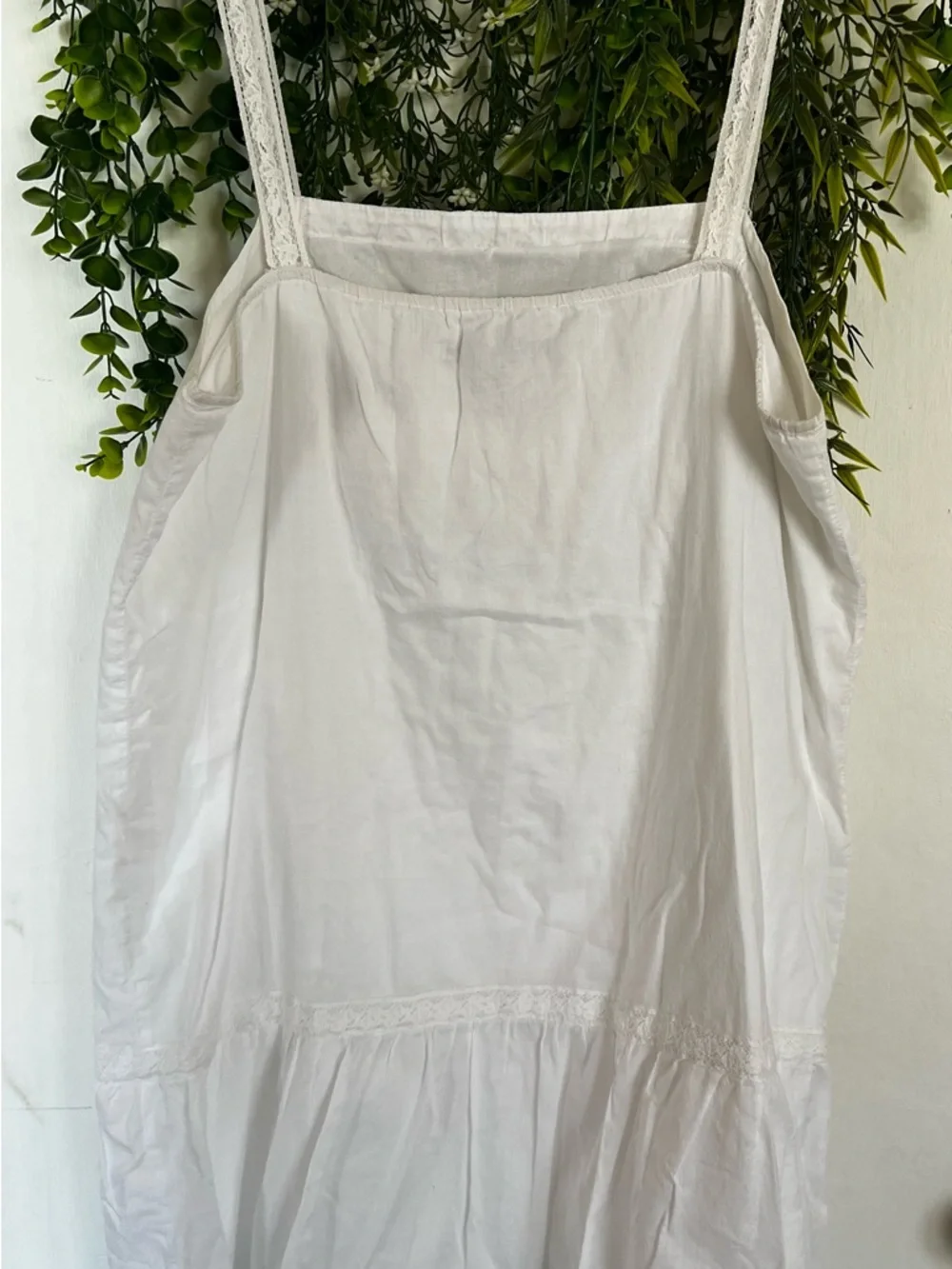 Old Navy White Cotton Mini Dress with Lace Trim - Picture 4 of 7